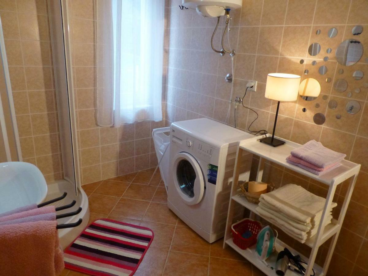 Apartments Kvesic Сило Экстерьер фото