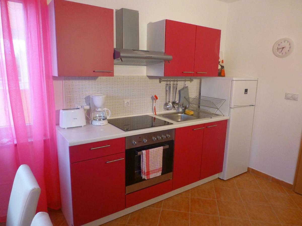 Apartments Kvesic Сило Экстерьер фото